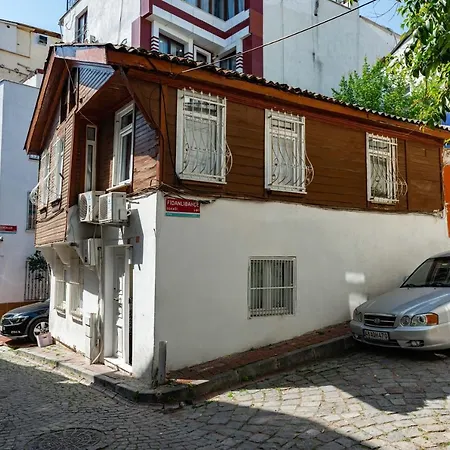 Risas Suites Apartment